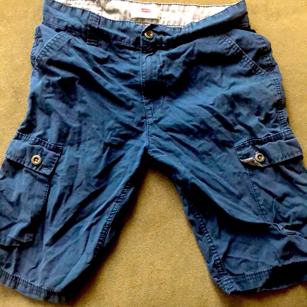 Blue Levi shorts, boys 16, great condition, 100% cotton.